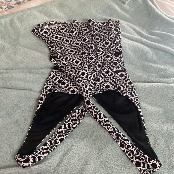 WHBM cute summery top - Picture 2 of 2